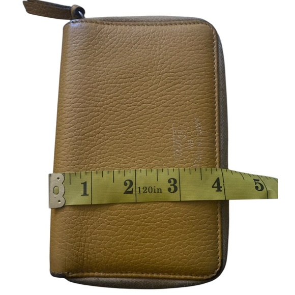 Gucci Yellow classic leather wallet 6” very well loved - Picture 10 of 10